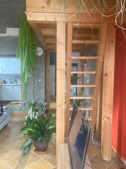 Patrová MASIVNÍ postel - 2