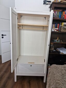 Bílá dětská skříň Ikea Sundvik - 2
