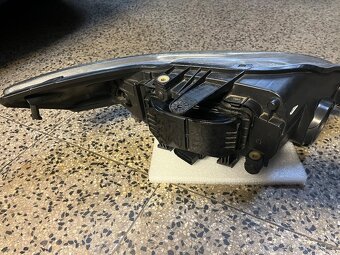 LP světlo na Ford Mondeo 4 - 2