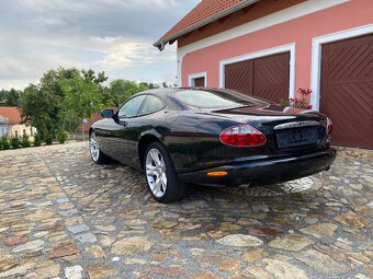 Jaguar XK8 - 2