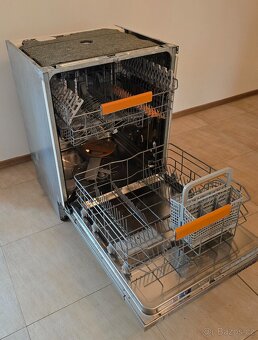 Myčka Elektrolux ESL67070R - 2