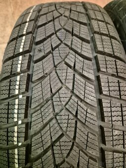 Nové zimní pneu Goodyear 215/55/18 - 2