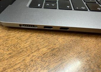 MacBook Air 15 16/512 - 2