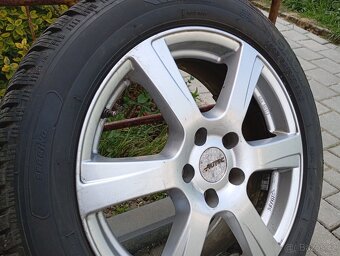 Prodám celou sadu kol s pneu zimní 225/50 R 17 98 V - 2