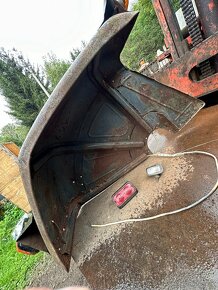 Blatníky zetor 4011 včetně světel - 2