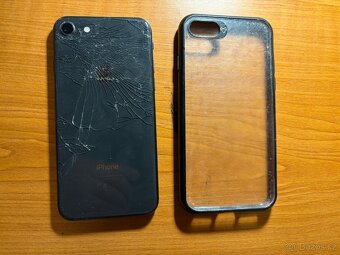 Prodám iPhone 8 + pouzdro Mobilfox - 2