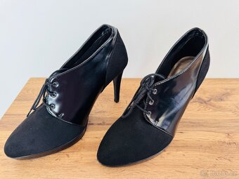 DÁMSKÉ LODIČKY MARKS&SPENCER vel.40/41 - 2