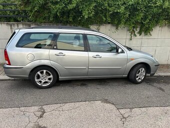 Ford Focus Ghia - 2