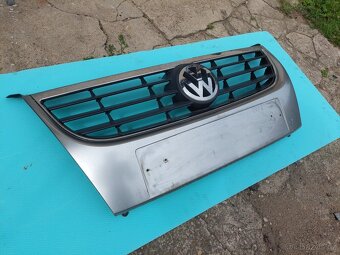 Přední maska VW Touran 1T2 na 2006-2010 - 2