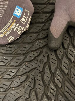205/55/16 Nokian wr snowproof - 2