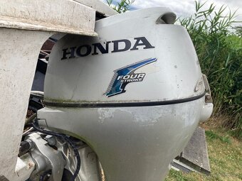 Kajutová loď +motor honda - 2