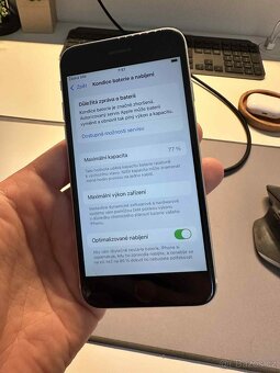 iPhone SE Bílý 64GB (2020) - 2