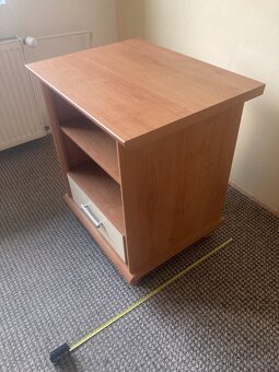 stolek případně TV stolek - 2