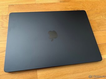 MacBook Air 15″ (M2, 2023) / 16GB RAM / 512GB SSD / TOP Stav - 2
