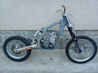 KTM EXC 520 RACING - NÁHRADNÍ DÍLY - 2