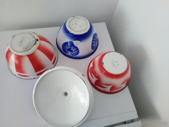 Staré, barevné, smaltované nádobí - 2