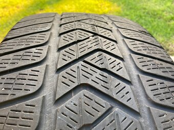 Zimní pneu 235/65R17 pirelli scorpion - 2