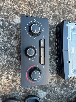 Dily z vozu Peugeot 207 (2006-2012) - 2