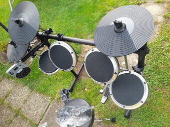 Bubny- Elektrická bicí souprava + kombo - 2