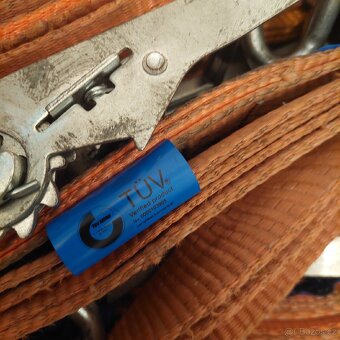 kurty, popruhy upínací - 2