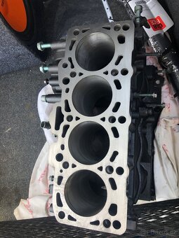 Blok motoru 1.9 tdi 96kw AVF - 2