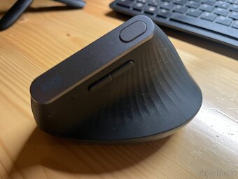 Vertikální myš Logitech MX Vertical - 2