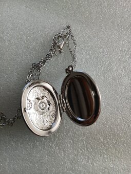 Bižuterie medailonek na fotografii - 2