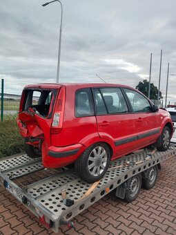 Dveře na ford fusion červené - 2