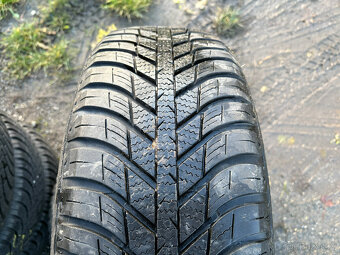 2ks celoroční pneu Nexen 205/60/16 - 2