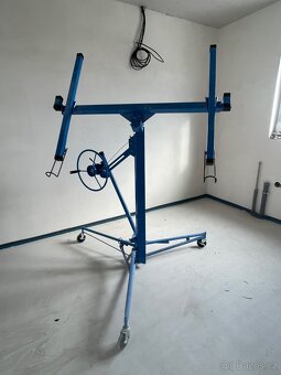 Zvedák sádrokartonu - 2