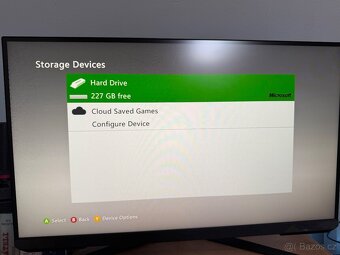 XBOX 360 + PŘÍSLUŠENSTVÍ. - 2