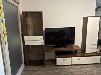 Prodám obývací stěnu s pracovním stolem - 2