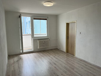 Byt 2+kk, 42m2, Bruntál, lodžie. Po rekonstrukci. - 2