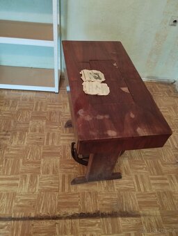 Šicí stroj - 2