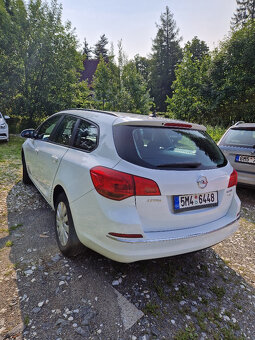 Opel Astra Kombi - 2