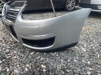 Golf 5 přední nárazník LA7W - 2