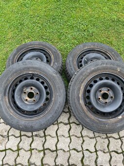 Zimní sada 195/65r15 + disky+ poklice - 2