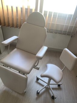 Kosmetické/masérske křeslo s židlí - 2