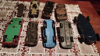 Prodám vojenské autíčka: - 2