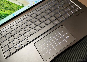 NTB Asus ZenBook 13,3”FHD-IPS/i5-8265/8GB/256GB SSD/Nová Bat - 2