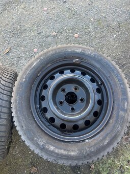 Komplet sada plechové disky Hyundai i40 195/65 R15 - 2