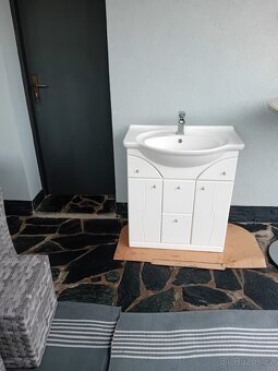 Koupelnový nábytek - 2