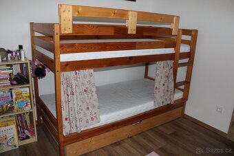 Patrová postel z masivu, palanda - 2