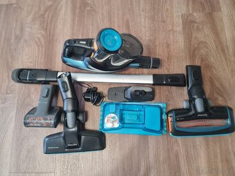 Tyčový vysavač Philips SpeedPro Aqua - 2