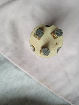 Spínací / startovací skříňka. - 2