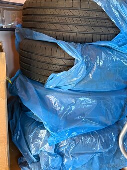 Pneu letní GOODYEAR 215/60/17 - 2