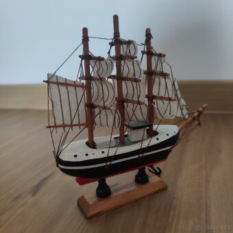 Pěkný model plachetnice - 2