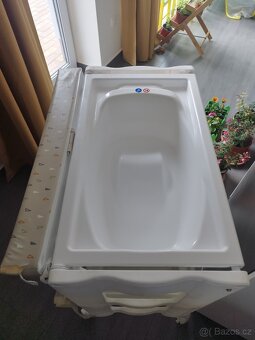 Přebalovací pult s vaničkou - 2