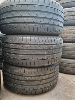 255/35r19 - 2