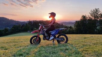 SuperMoto kola KTM + brzdový adaptér (modrá) - 2